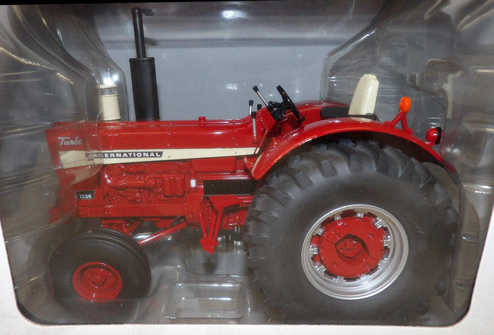 #14652 1/16 International 1256 Wheatland Tractor