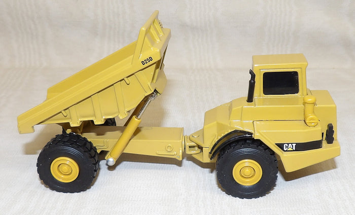 #2417EO 1/64 Cat D25D Articulated Dump Truck - No Package, AS IS