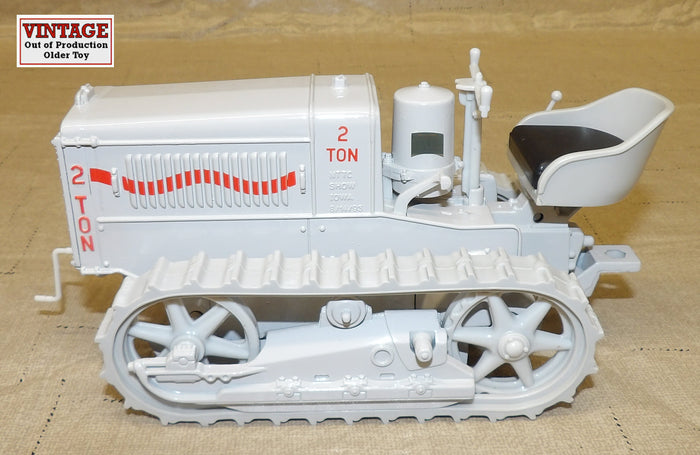#2438TA 1/16 1926 Caterpillar 2-Ton Tractor, 1993 National Toy Truck'n Construction Show Edition