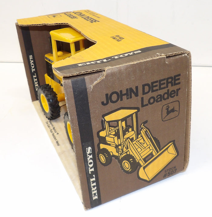 #507EO 1/16 John Deere Loader
