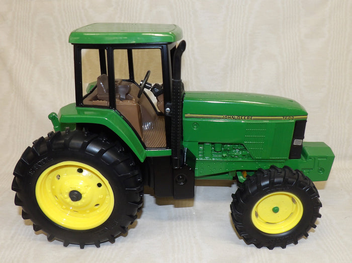 #5619DO 1/16 John Deere 7600 MFWD Tractor - No Box, AS IS