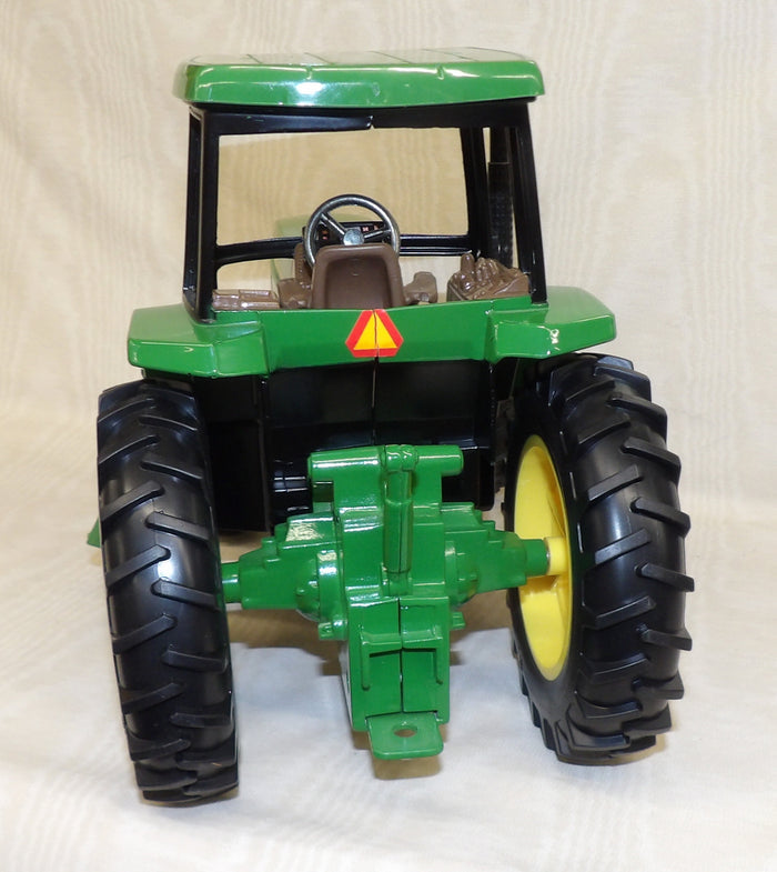 #5619DO 1/16 John Deere 7600 MFWD Tractor - No Box, AS IS