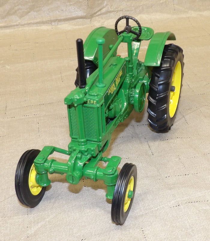 #5824TA 1/16 John Deere Model  BW-40 Tractor, 1996 Two-Cylinder Collector Edition