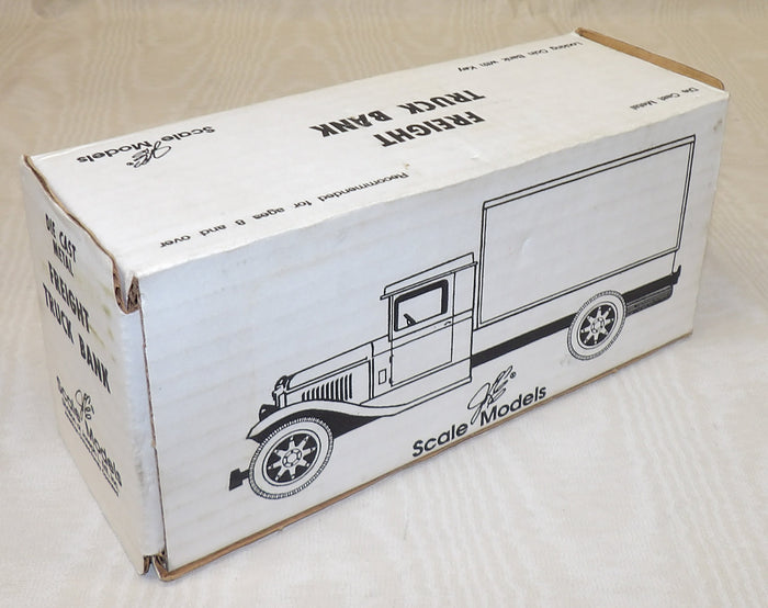 #ZSM734 1/34 Case Steam Tractors 1931 International Freight Truck Bank